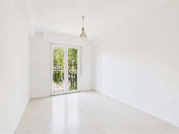 🏠👨‍👩‍👧‍👦 4-room family apartment – Route de Grasse
