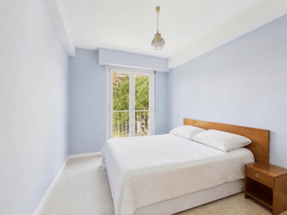 🏠👨‍👩‍👧‍👦 4-room family apartment – Route de Grasse