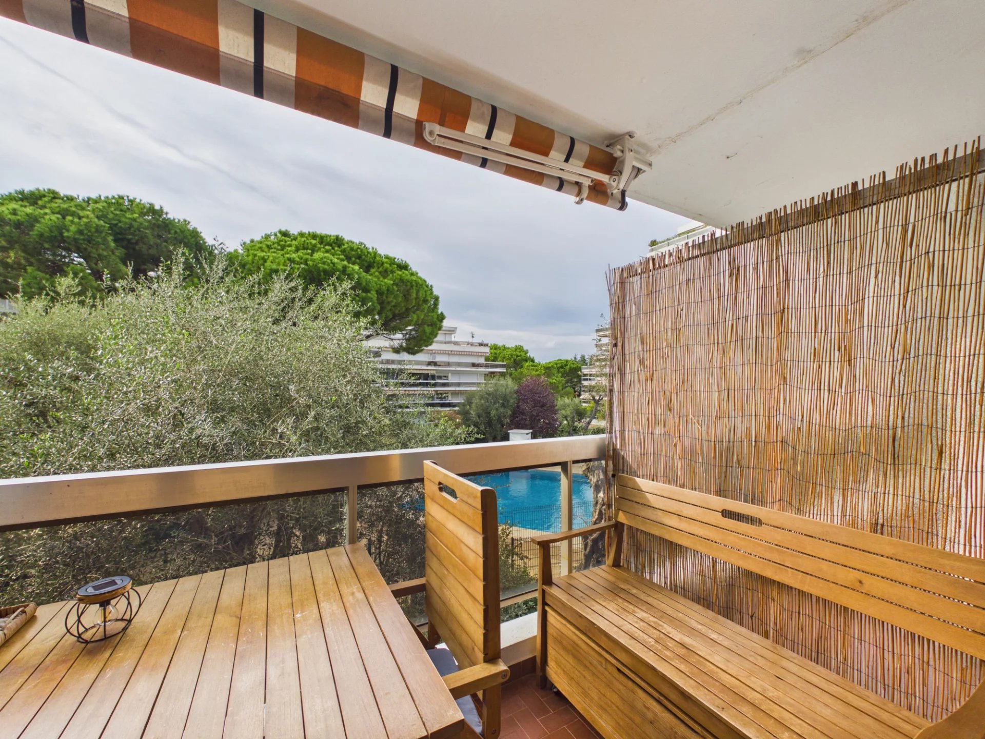 JUAN-LES-PINS – RÉSIDENCE DE STANDING AVEC PARC & PISCINE - Tanit Immobilier
