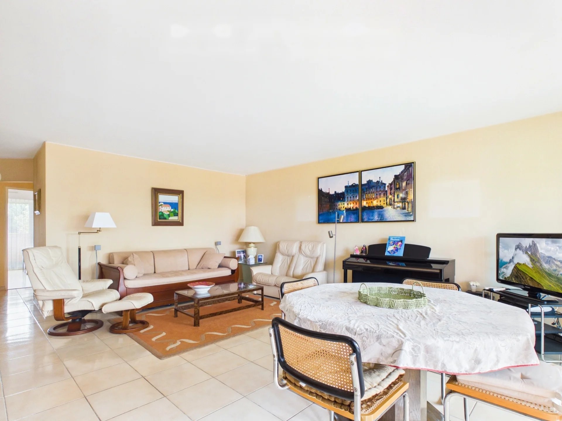 7991569253169ba761619098a3273ed4_5b6e45e06e_1920-original.jpg Antibes – Parc de la Badine: 3-room apartment of 79 sq m (Carrez), terrace and balcony, in a 1.4-hectare wooded park with swimming pool and tennis court