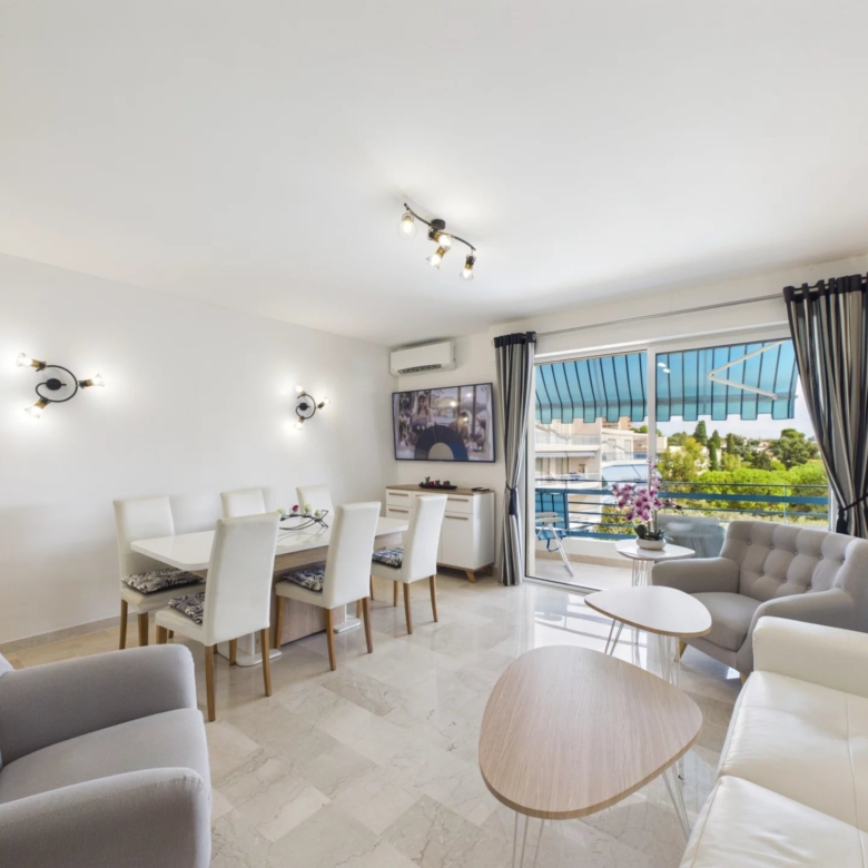 JUAN-LES-PINS – 3 PIÈCES TRAVERSANT – PARC & PISCINE – TERRASSE – GARAGE