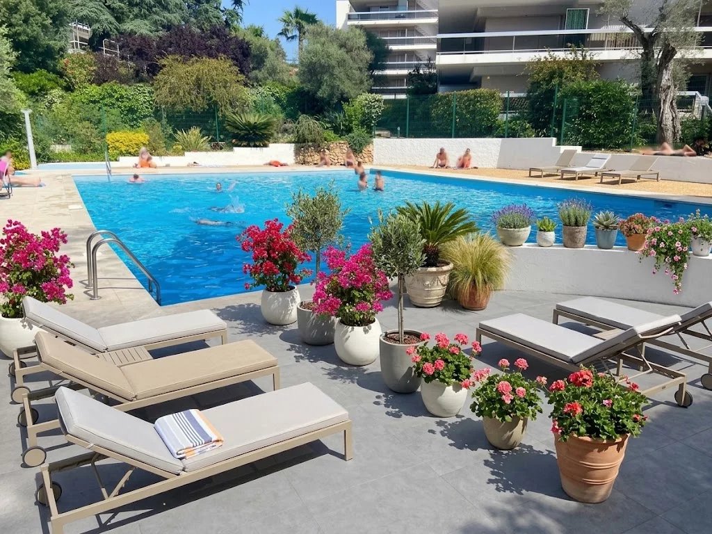 a1b4251fe19dda86ba1d19922a85641b_07f8513d21_1024-original.jpg JUAN-LES-PINS – T3 avec Grande Terrasse, Garage et Piscine