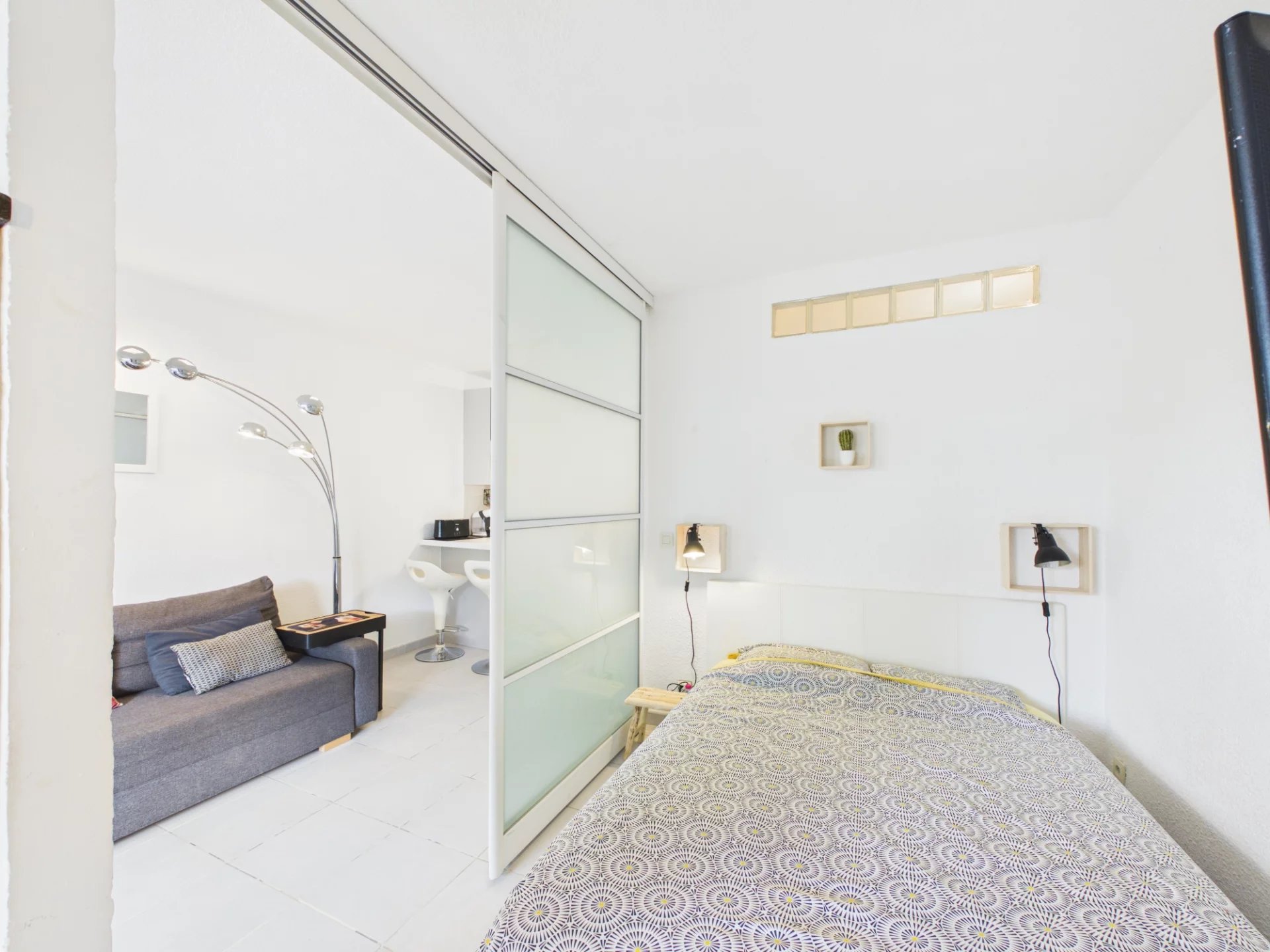 JUAN-LES-PINS – RÉSIDENCE DE STANDING AVEC PARC & PISCINE
