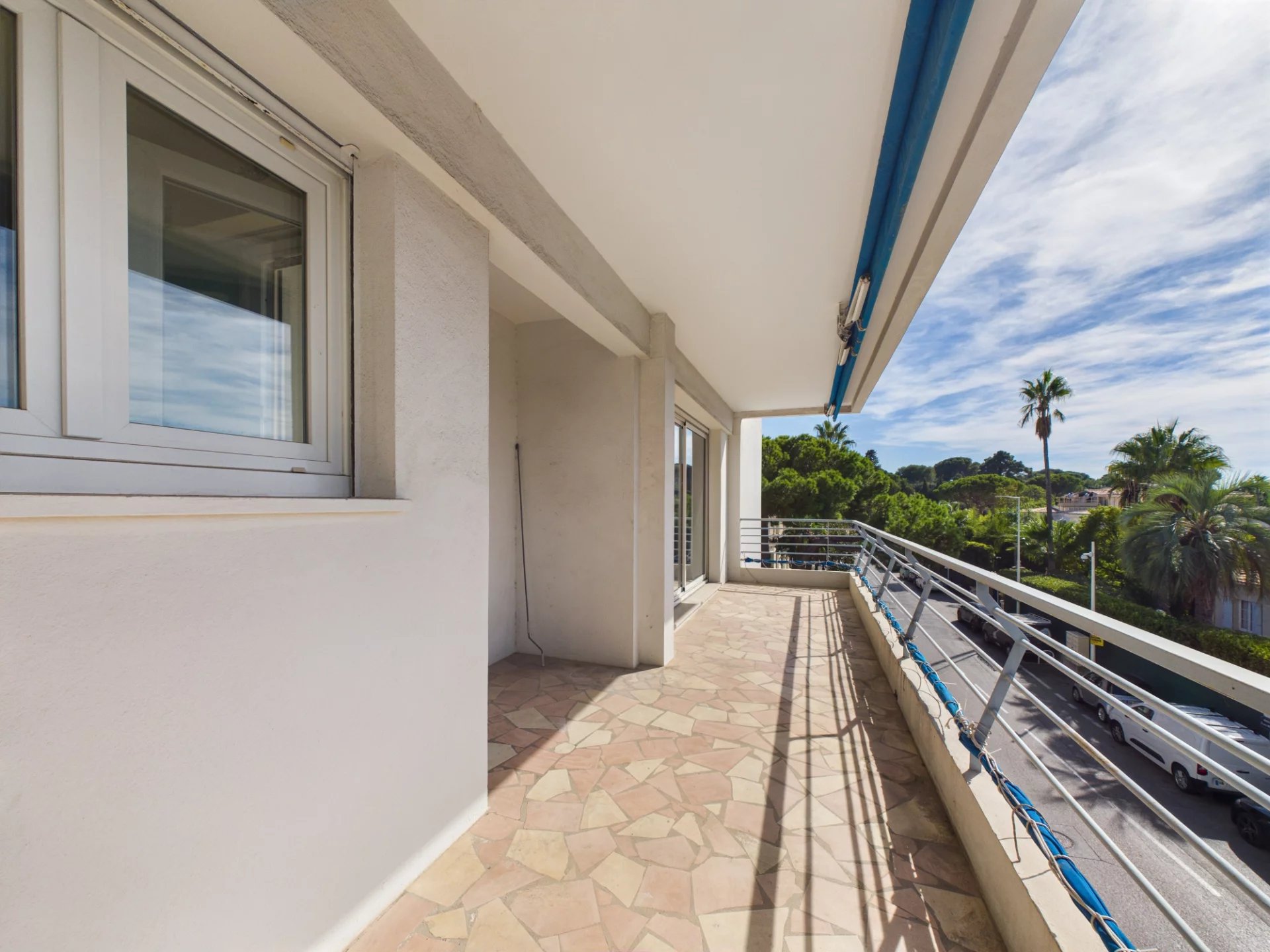 ab96da30c9a3b2a909596c3a7f8bd14e_011093b9fc_1920-original.jpg SUCCESSION – CAP D’ANTIBES – UNE VRAIE OPPORTUNITÉ À SAISIR