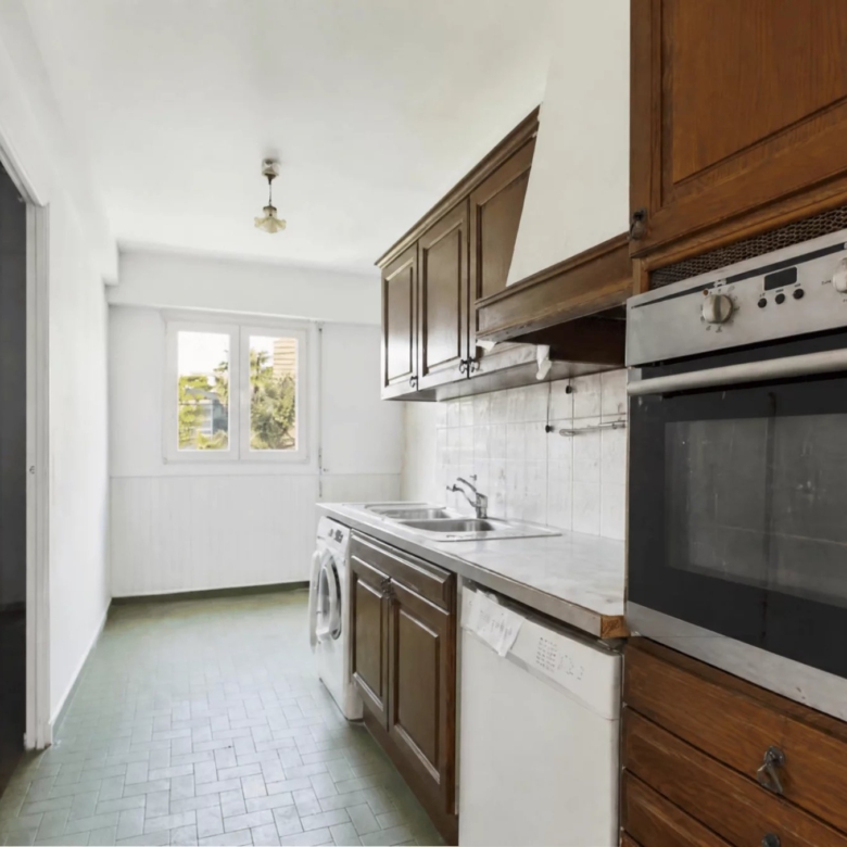 🏠👨‍👩‍👧‍👦 4-room family apartment – Route de Grasse