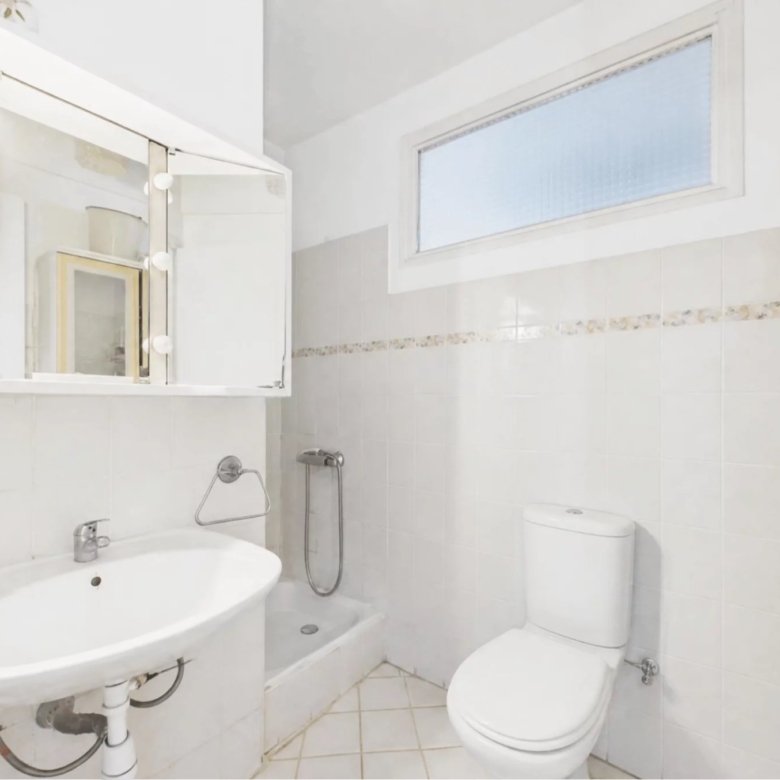 🏠👨‍👩‍👧‍👦 4-room family apartment – Route de Grasse