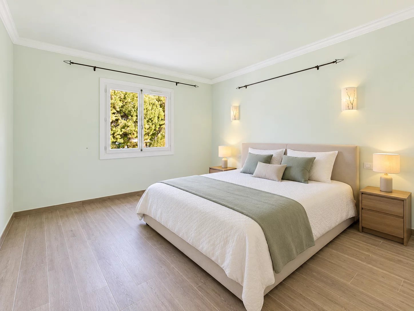 d3a84230e6945f2123732c4e31178e87_e565be5c5b_1448-original.jpg ANTIBES – SAINT-MAYMES | 349 SQM VILLA – SWIMMING POOL – 3 INDEPENDENT LIVING AREAS