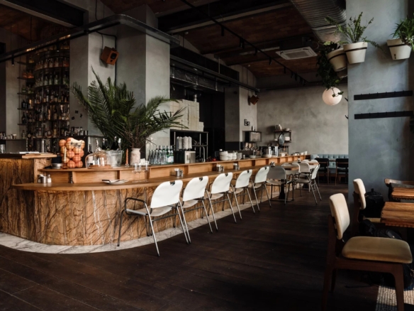 FONDS DE COMMERCE – RESTAURANT FACE AU PORT DE GOLFE-JUAN Licence R et licence 3