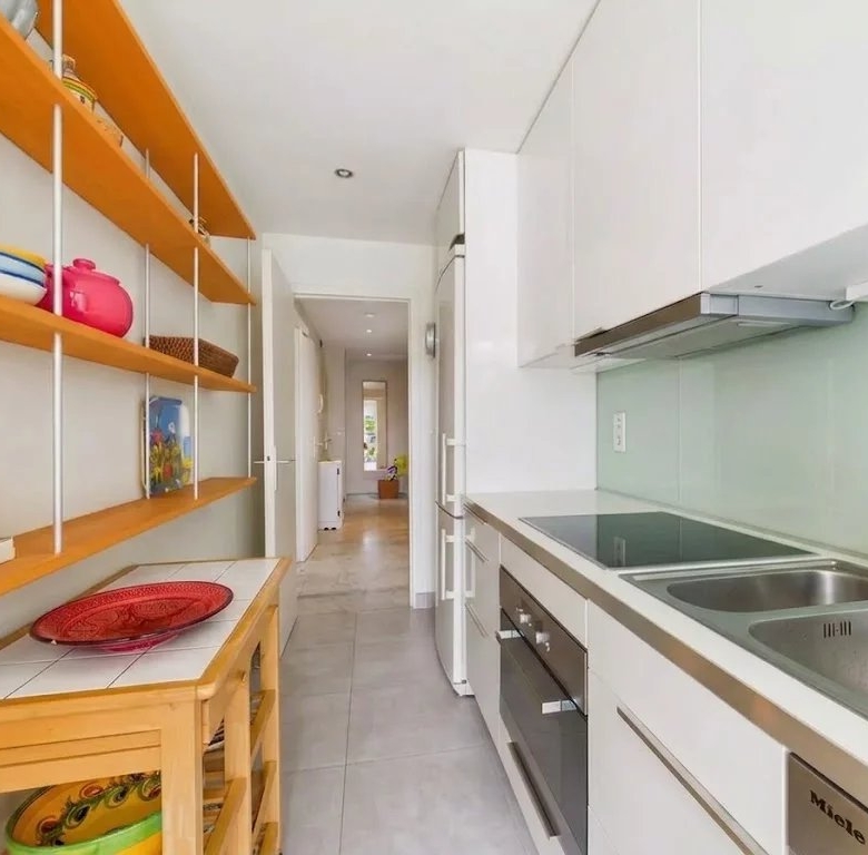 JUAN-LES-PINS – T3 avec Grande Terrasse, Garage et Piscine