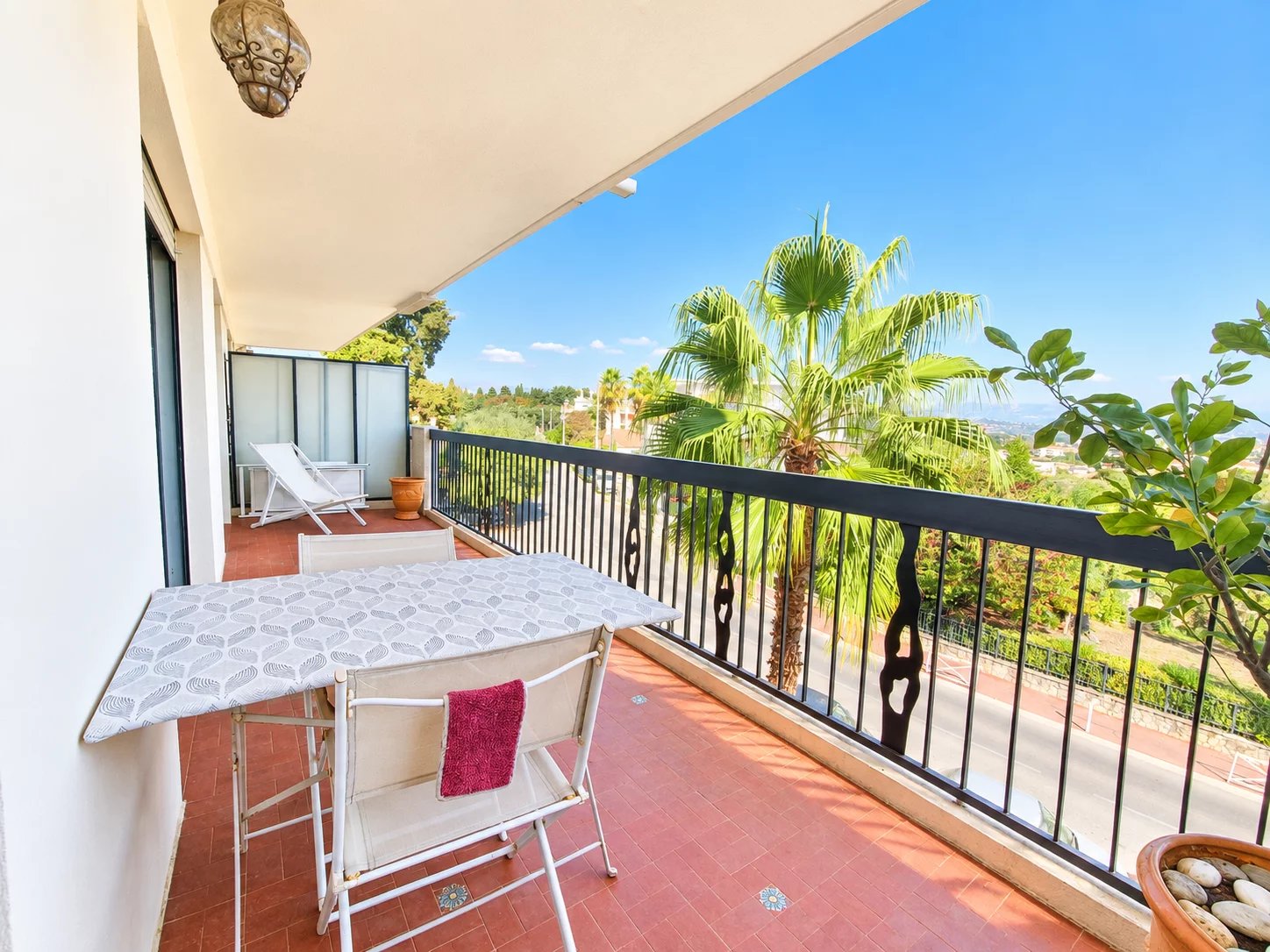 LOCATION 2 P MEUBLEE A L ANNEE - Tanit Immobilier