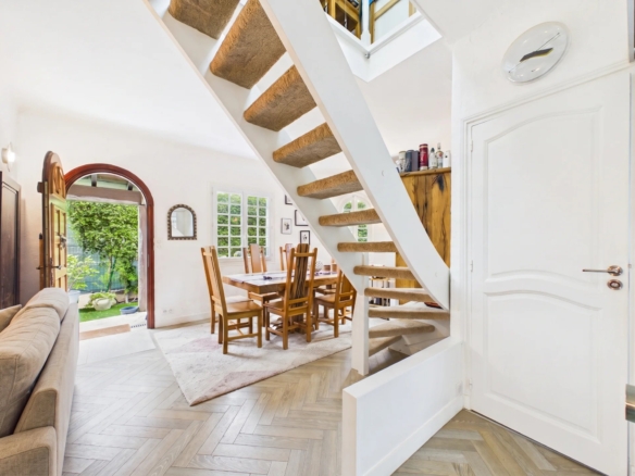 Maison de Charme 4 Pièces avec Dépendance, Jardin et Garage Emplacement d’exception au calme absolu