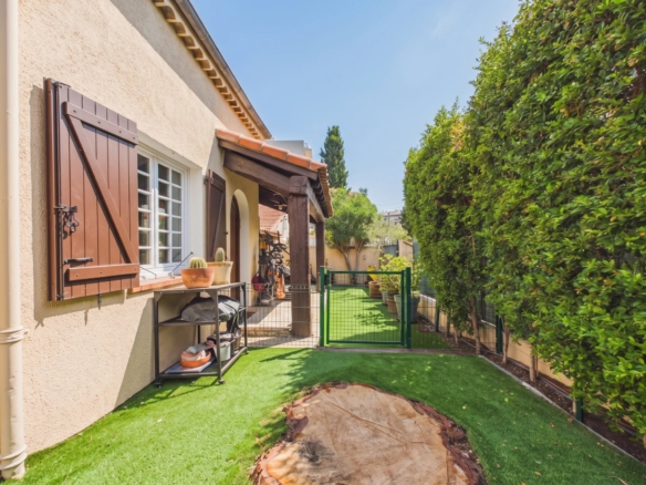 Maison de Charme 4 Pièces avec Dépendance, Jardin et Garage Emplacement d’exception au calme absolu