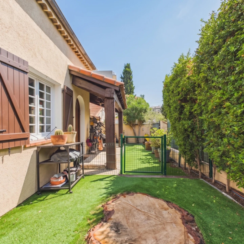 Maison de Charme 4 Pièces avec Dépendance, Jardin et Garage Emplacement d’exception au calme absolu