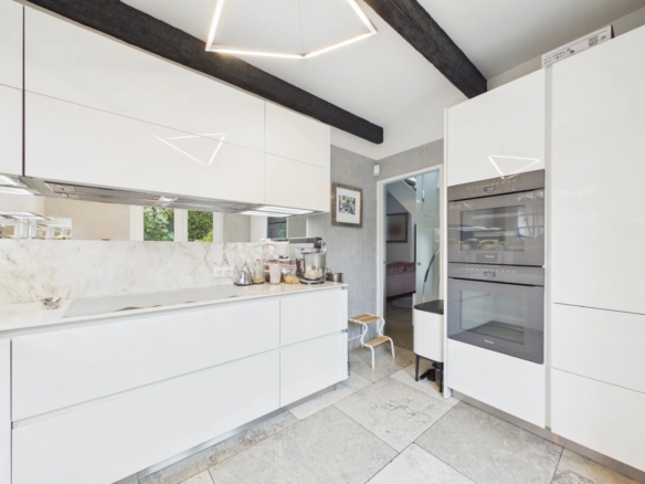 Maison de Charme 4 Pièces avec Dépendance, Jardin et Garage Emplacement d’exception au calme absolu