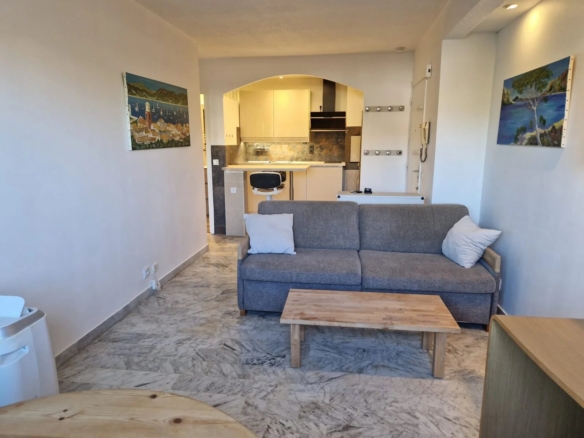LOCATION DEUX PIECES A L ANNEE