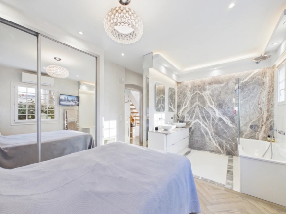 Maison de Charme 4 Pièces avec Dépendance, Jardin et Garage Emplacement d’exception au calme absolu