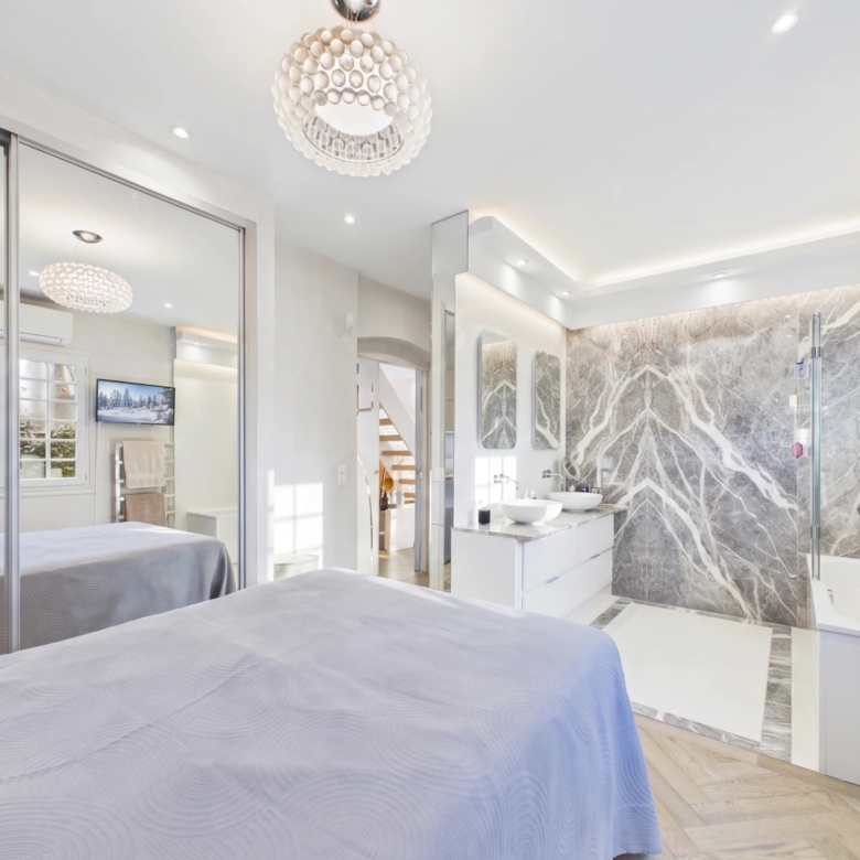Maison de Charme 4 Pièces avec Dépendance, Jardin et Garage Emplacement d’exception au calme absolu