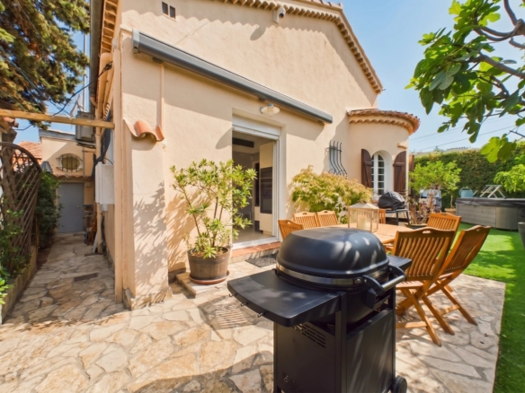 Maison de Charme 4 Pièces avec Dépendance, Jardin et Garage Emplacement d’exception au calme absolu