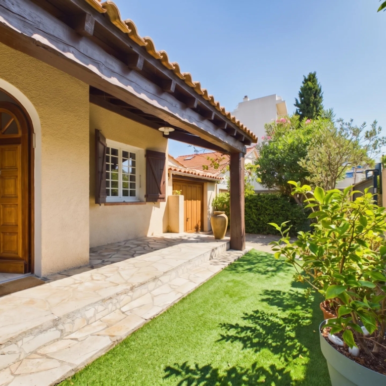 Maison de Charme 4 Pièces avec Dépendance, Jardin et Garage Emplacement d’exception au calme absolu
