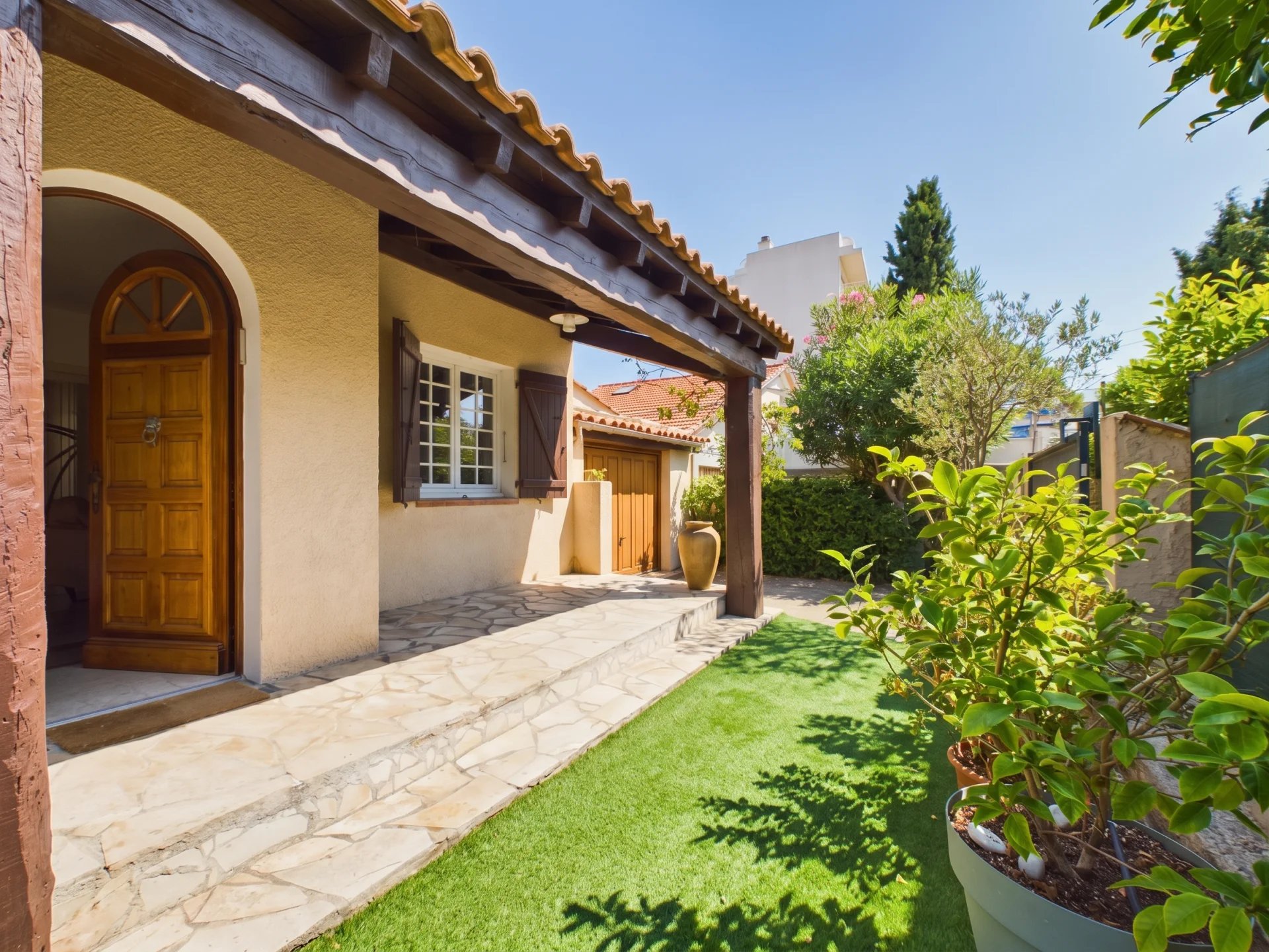 Maison de Charme 4 Pièces avec Dépendance, Jardin et Garage Emplacement d’exception au calme absolu