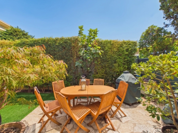 Maison de Charme 4 Pièces avec Dépendance, Jardin et Garage Emplacement d’exception au calme absolu