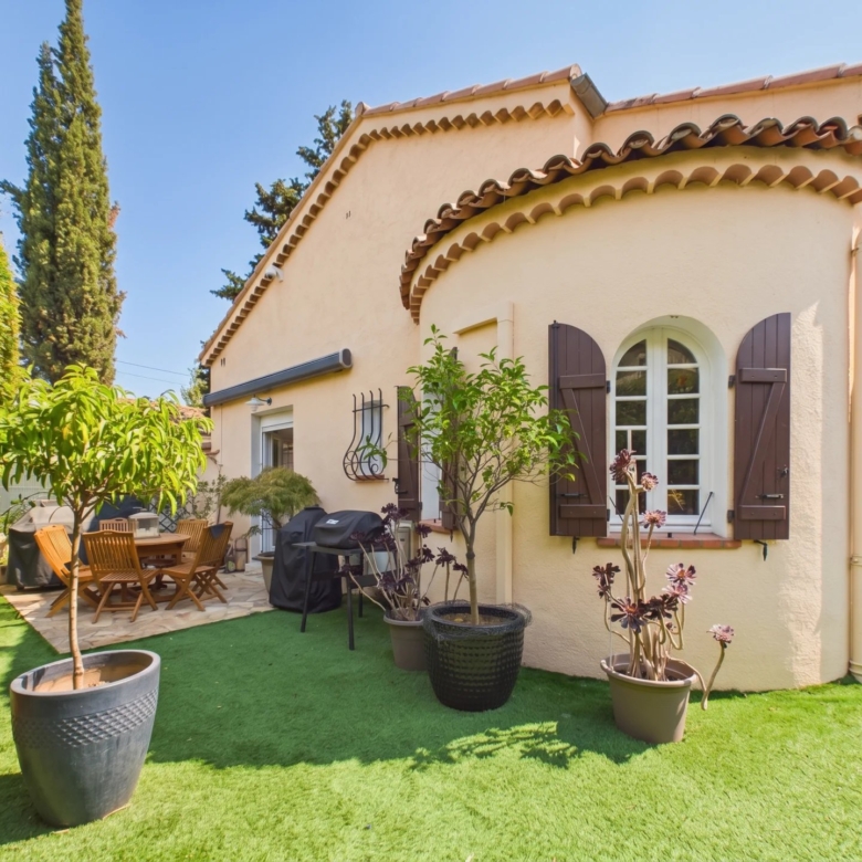 Maison de Charme 4 Pièces avec Dépendance, Jardin et Garage Emplacement d’exception au calme absolu