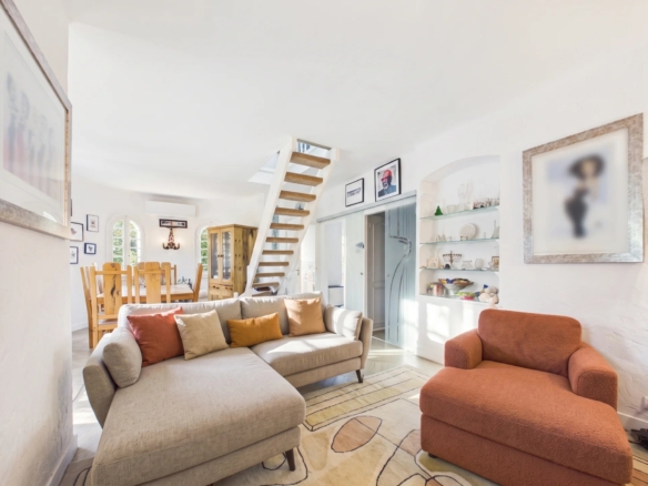 Maison de Charme 4 Pièces avec Dépendance, Jardin et Garage Emplacement d’exception au calme absolu