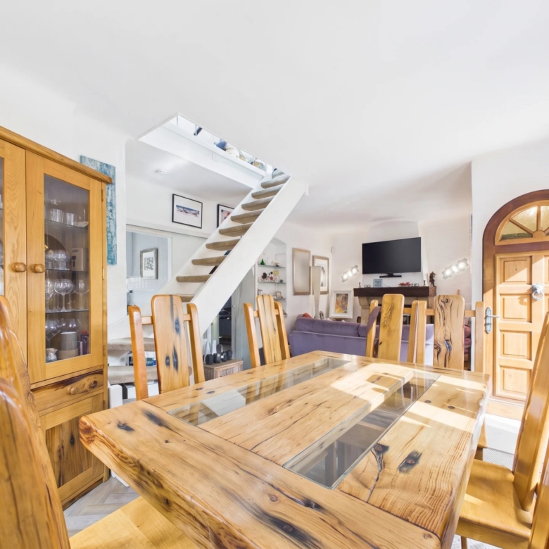 Maison de Charme 4 Pièces avec Dépendance, Jardin et Garage Emplacement d’exception au calme absolu