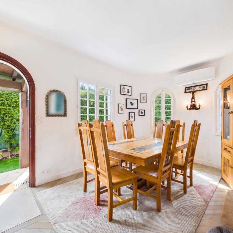 Maison de Charme 4 Pièces avec Dépendance, Jardin et Garage Emplacement d’exception au calme absolu