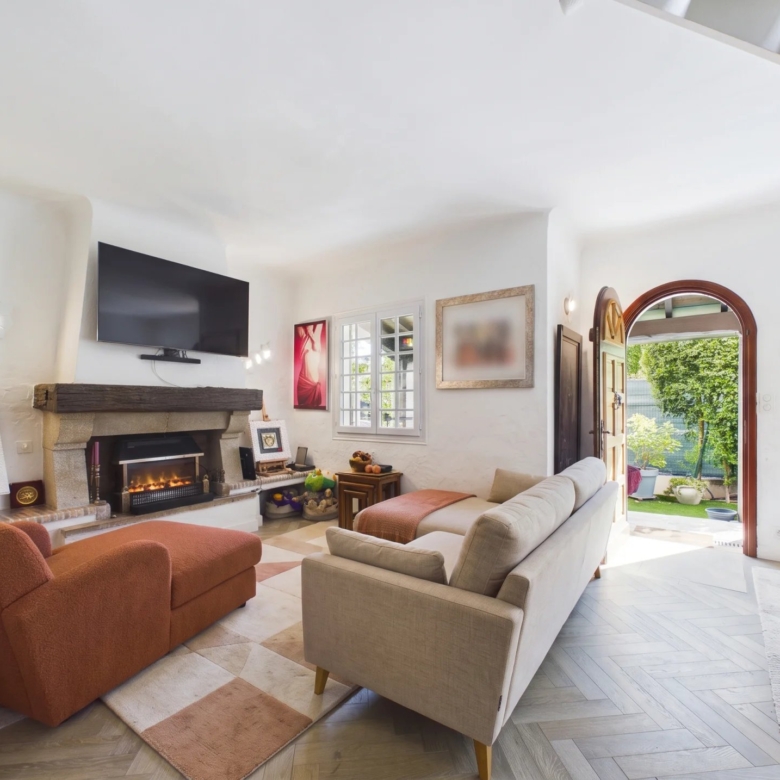 Maison de Charme 4 Pièces avec Dépendance, Jardin et Garage Emplacement d’exception au calme absolu