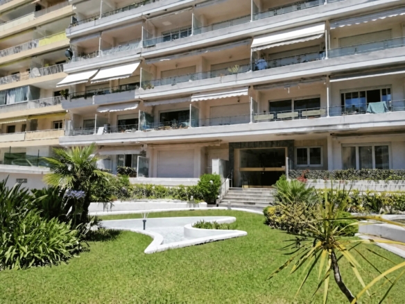 Appartement ensoleillé à 100m des plages