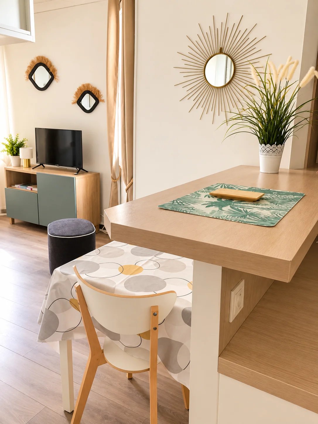 PALAIS RHODANIA – SUPERBE STUDIO DUPLEX À 30 MÈTRES DE LA MER - Tanit Immobilier