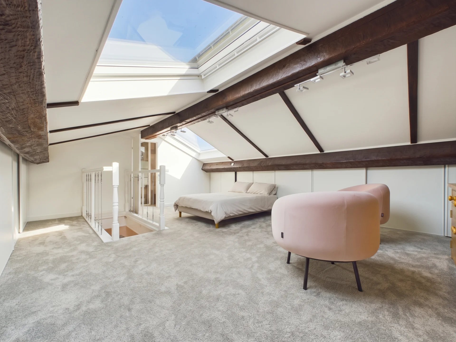 Maison de Charme 4 Pièces avec Dépendance, Jardin et Garage Emplacement d’exception au calme absolu